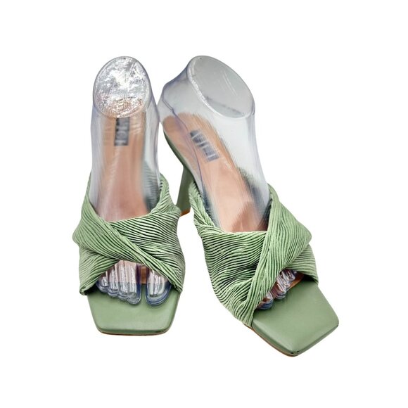 VICI Green Strappy Heeled Sandals Women 8.5 Straight Comfortable Square Toe 4 In - Picture 3 of 13